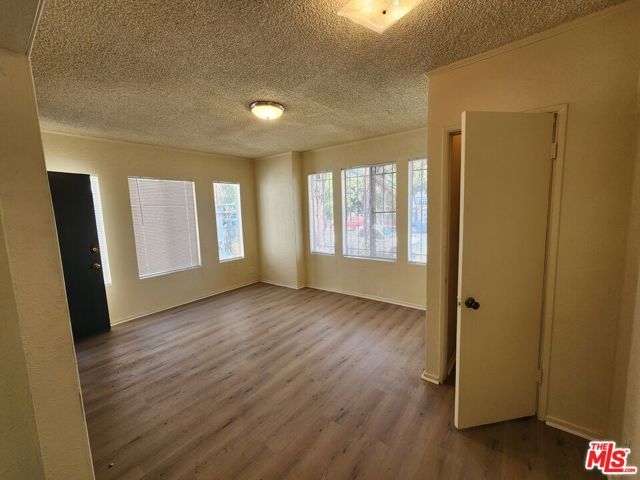 526 W 47th Street, Los Angeles, CA 90037