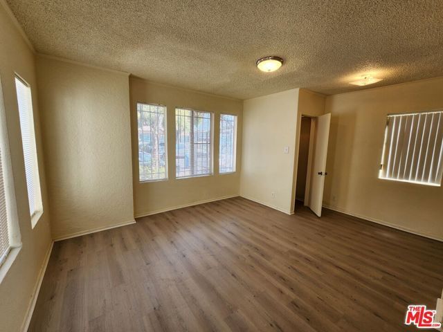 526 W 47th Street, Los Angeles, CA 90037