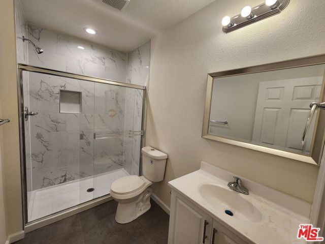 526 W 47th Street, Los Angeles, CA 90037