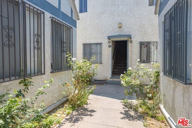 526 W 47th Street, Los Angeles, CA 90037