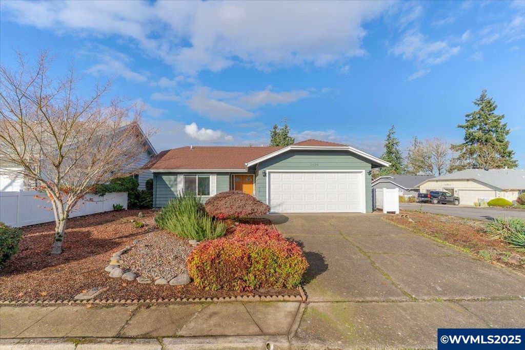 1694 Sunrise Cir NW, Salem, OR 97304