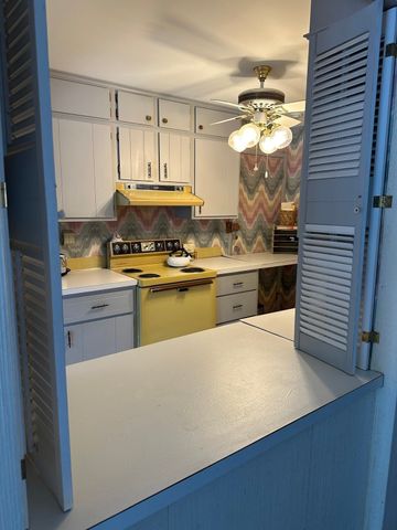 234 Nesmith St 8, Lowell, MA 01852