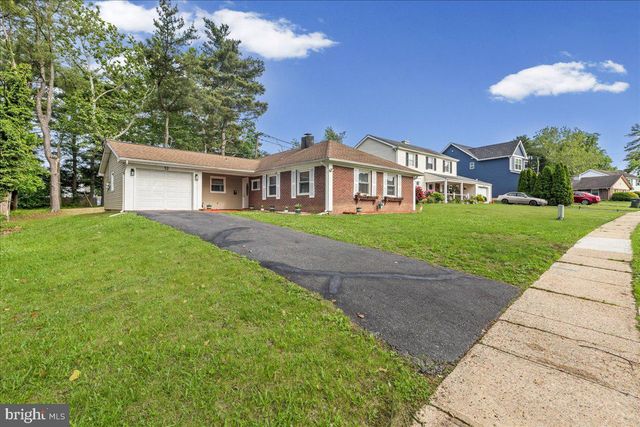 52 PINAFORE LN, Willingboro, NJ 08046
