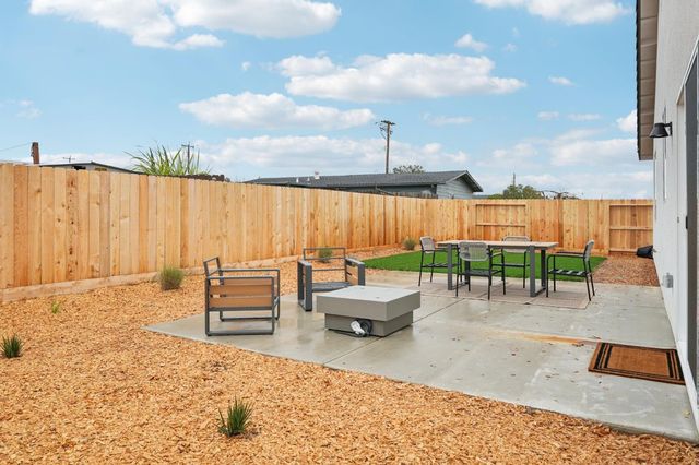 1639 Hansen Ranch Rd, Olivehurst, CA 95961