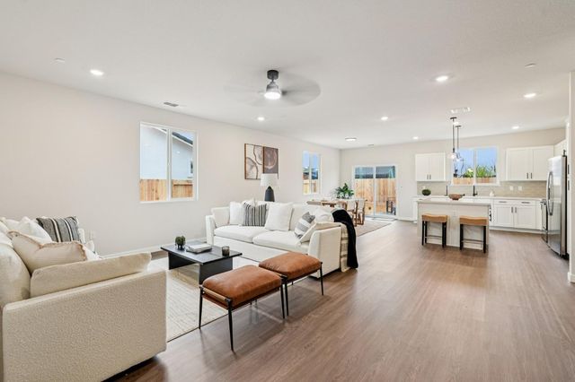 1639 Hansen Ranch Rd, Olivehurst, CA 95961