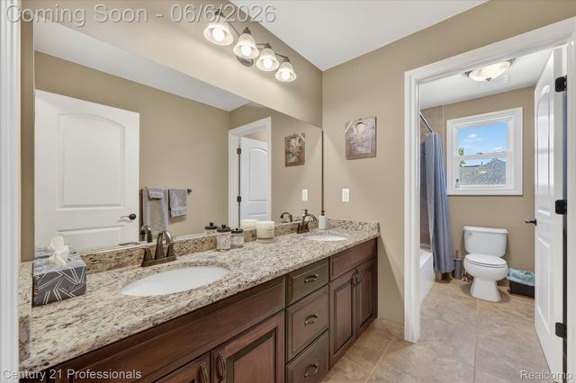 2212 Heidi Drive, Addison Township, MI 48370