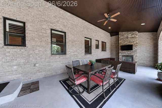 2212 Heidi Drive, Addison Township, MI 48370