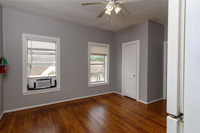 4620 Clay B, Houston, TX 77023