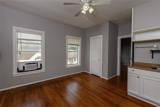 4620 Clay B, Houston, TX 77023