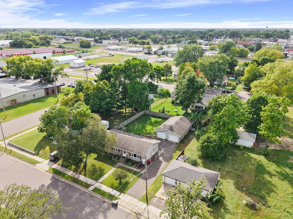135 Davis Street S, Cambridge, MN 55008 — photo 2