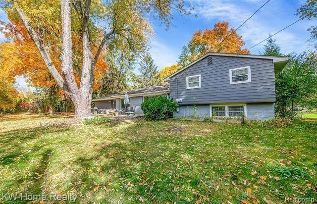6572 Spruce Drive, Bloomfield Hills, MI 48301