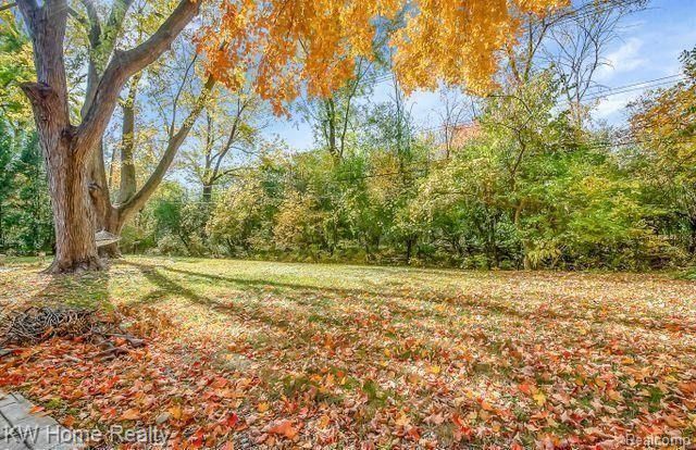 6572 Spruce Drive, Bloomfield Hills, MI 48301