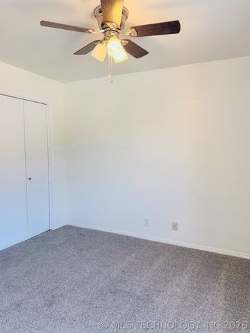 2502 W Driftwood Drive, Claremore, OK 74017