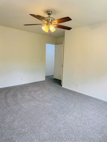 2502 W Driftwood Drive, Claremore, OK 74017