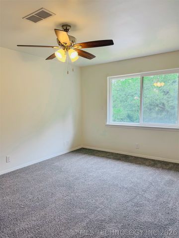 2502 W Driftwood Drive, Claremore, OK 74017
