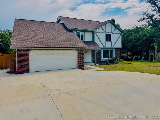 2502 W Driftwood Drive, Claremore, OK 74017