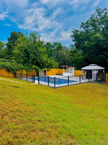 2502 W Driftwood Drive, Claremore, OK 74017