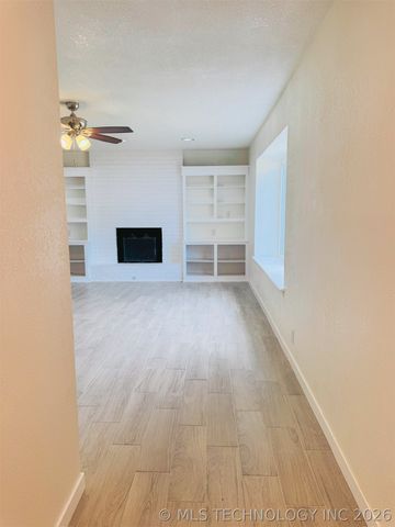2502 W Driftwood Drive, Claremore, OK 74017