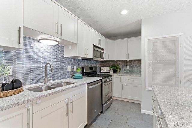 11844 Smoke Valley Court, Maryland Heights, MO 63043