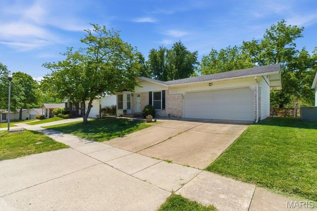 11844 Smoke Valley Court, Maryland Heights, MO 63043