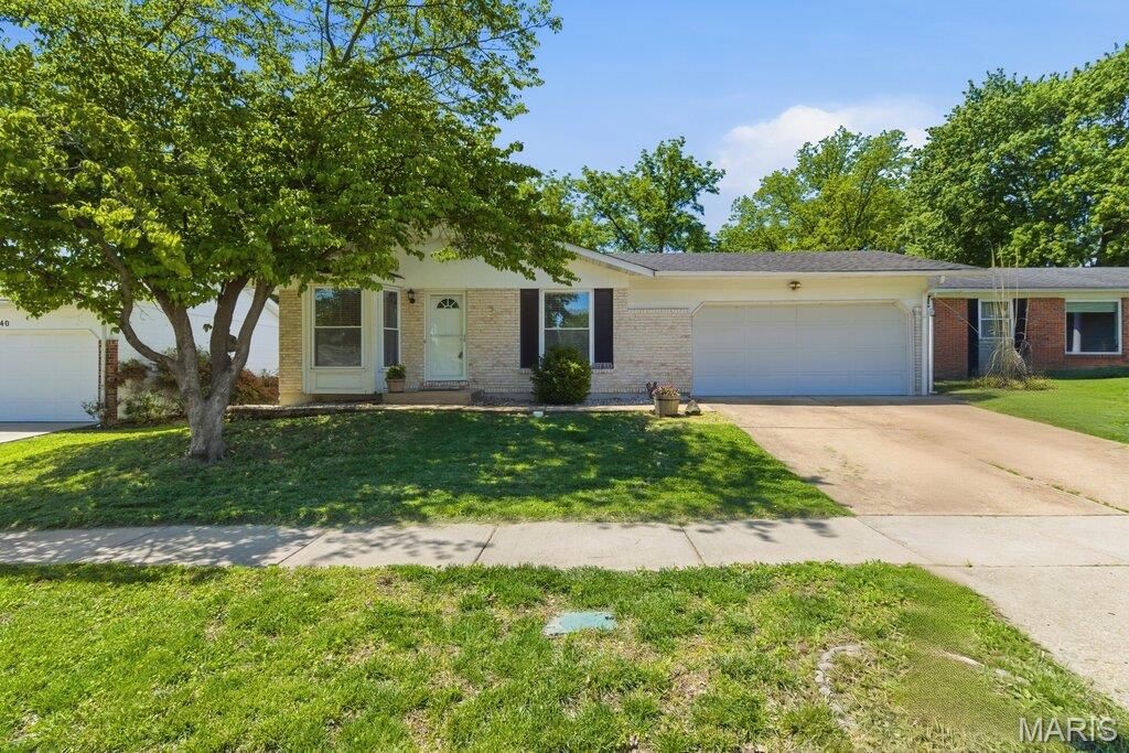 11844 Smoke Valley Court, Maryland Heights, MO 63043