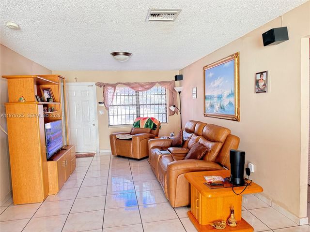 4445 SW 136th Pl, Miami, FL 33175