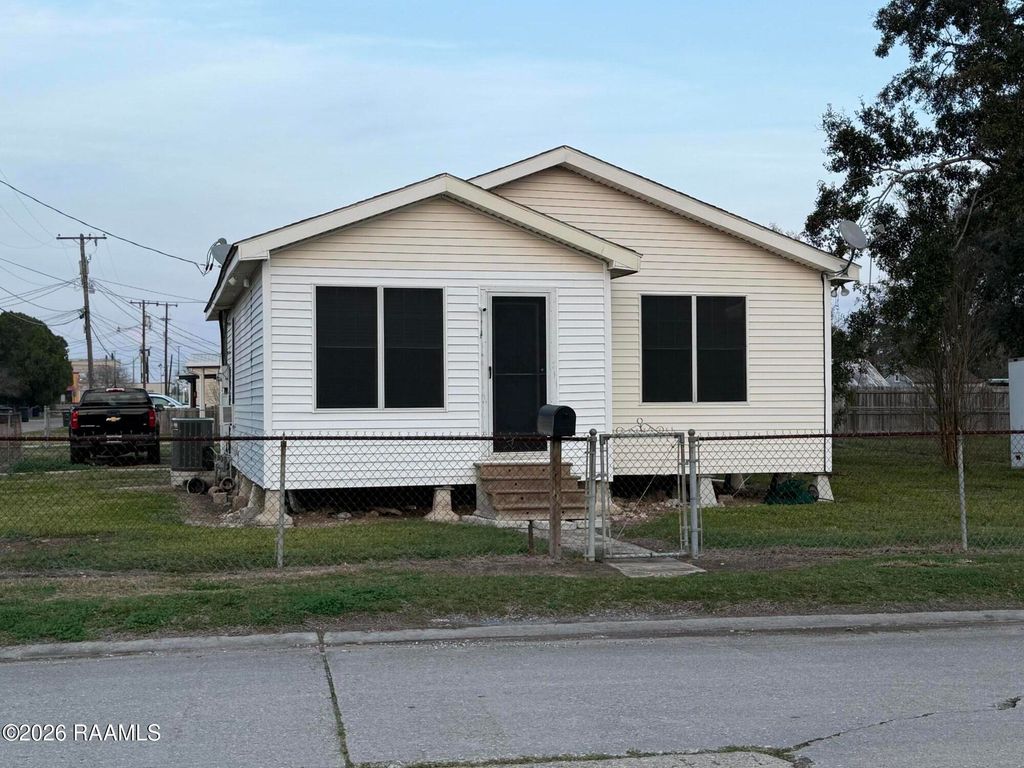 1101 Lemaire Street, New Iberia, LA 70560
