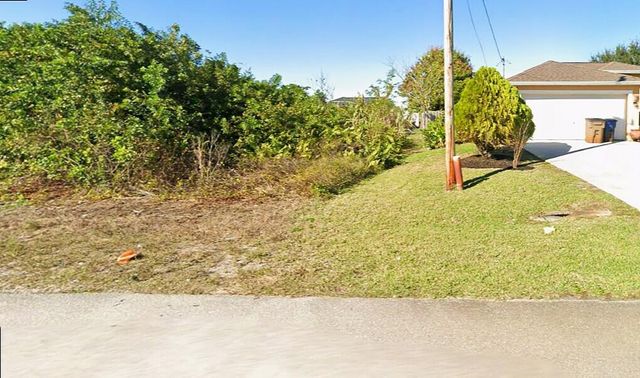 2706 27th Street SW, Lehigh Acres, FL 33976