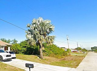 2706 27th Street SW, Lehigh Acres, FL 33976
