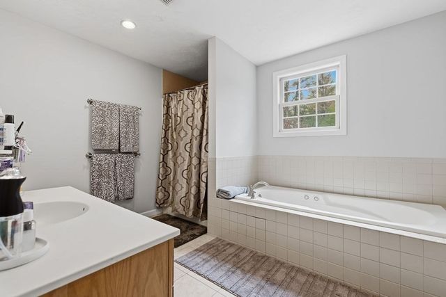 159 High St, Carver, MA 02330