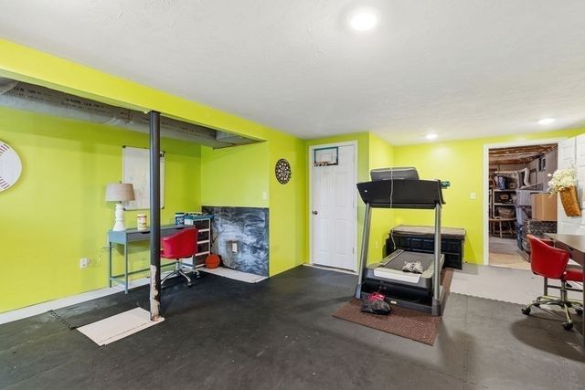 159 High St, Carver, MA 02330