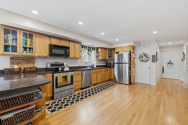 159 High St, Carver, MA 02330