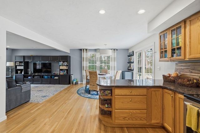 159 High St, Carver, MA 02330