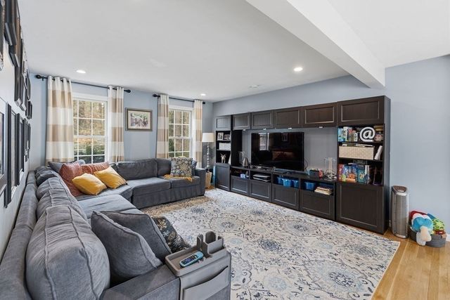 159 High St, Carver, MA 02330