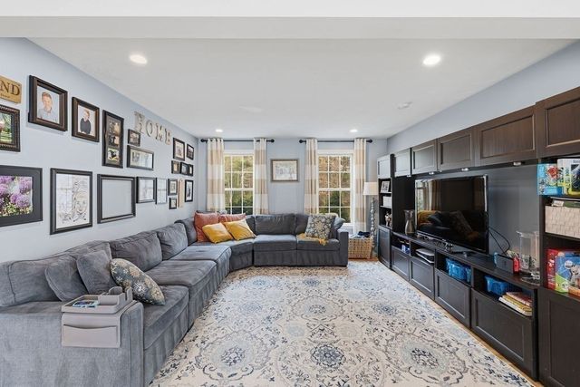 159 High St, Carver, MA 02330