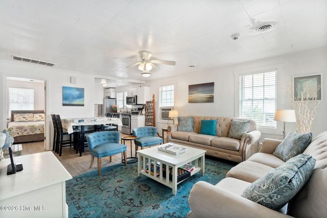 805 Carolina Beach Avenue N, Carolina Beach, NC 28428