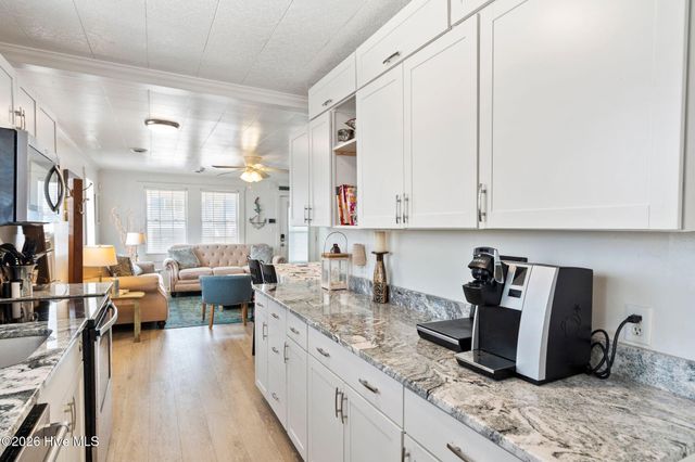 805 Carolina Beach Avenue N, Carolina Beach, NC 28428