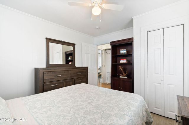 805 Carolina Beach Avenue N, Carolina Beach, NC 28428