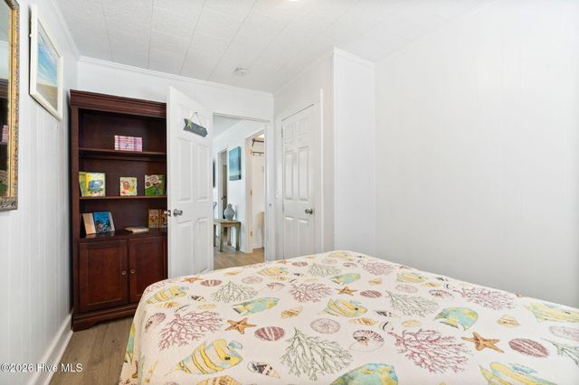 805 Carolina Beach Avenue N, Carolina Beach, NC 28428