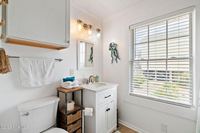 805 Carolina Beach Avenue N, Carolina Beach, NC 28428
