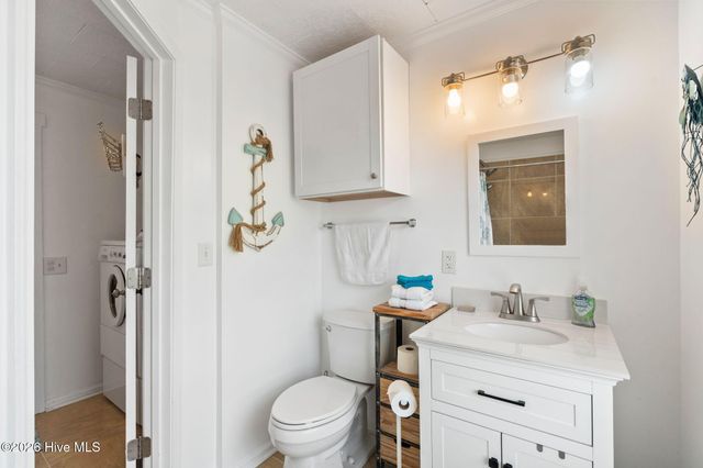 805 Carolina Beach Avenue N, Carolina Beach, NC 28428