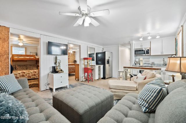 805 Carolina Beach Avenue N, Carolina Beach, NC 28428