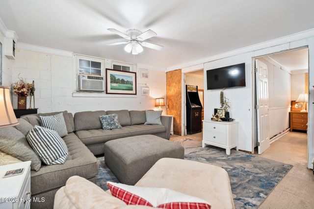 805 Carolina Beach Avenue N, Carolina Beach, NC 28428