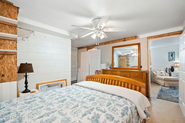 805 Carolina Beach Avenue N, Carolina Beach, NC 28428