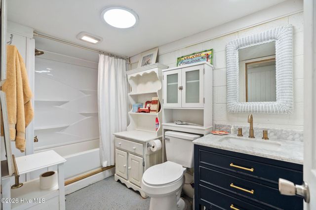 805 Carolina Beach Avenue N, Carolina Beach, NC 28428