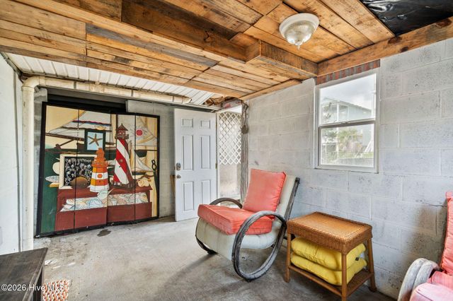 805 Carolina Beach Avenue N, Carolina Beach, NC 28428