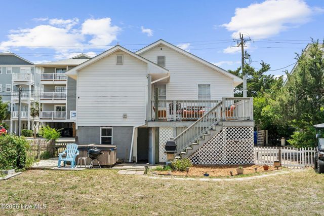 805 Carolina Beach Avenue N, Carolina Beach, NC 28428