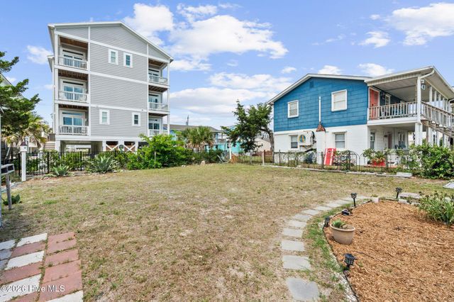 805 Carolina Beach Avenue N, Carolina Beach, NC 28428