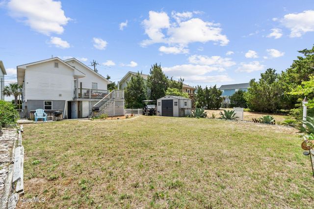 805 Carolina Beach Avenue N, Carolina Beach, NC 28428