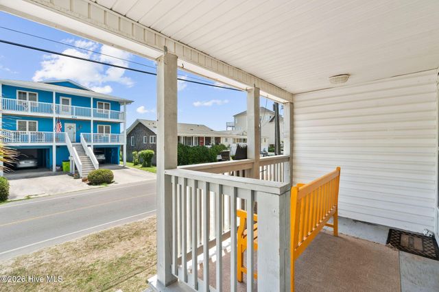 805 Carolina Beach Avenue N, Carolina Beach, NC 28428